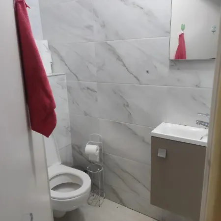 Ubytování v soukromí Privee A -salle De Bain Et Toilettes Communes, Pas De Cuisine, Check-in Apres 19h *